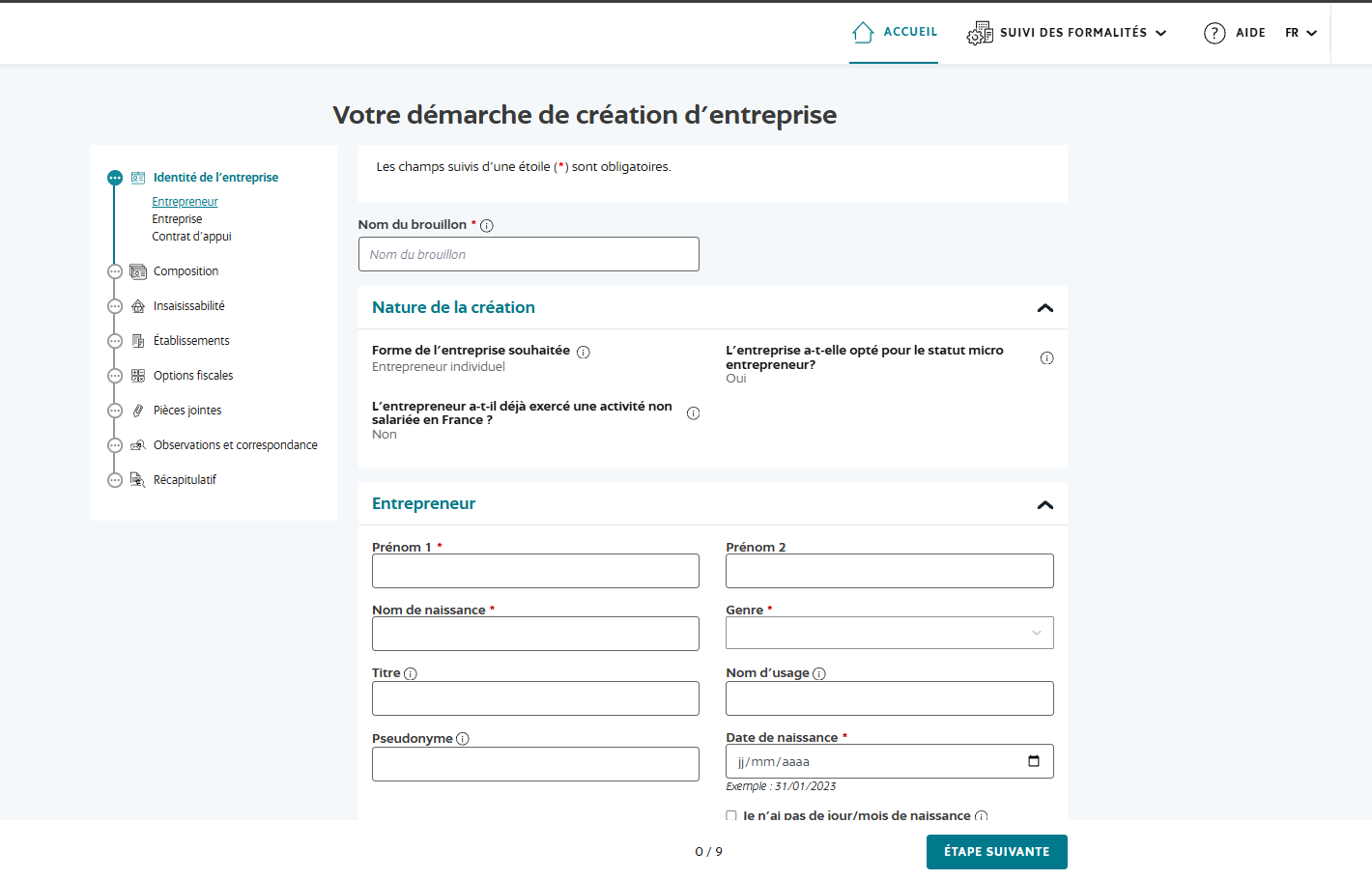 Interface de création avec le sommaire des sections